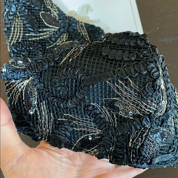 Mask - Picture 2 of 6